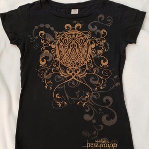 NOS Twilight Saga New Moon Black Large Juniors t-shirt with Tribal Design